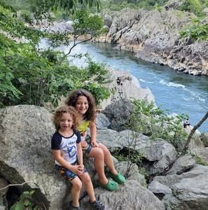 Meet your Posher, Claudia